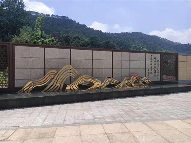 云南丽江房地产不锈钢假山雕塑 园林景观定制的美学与价值